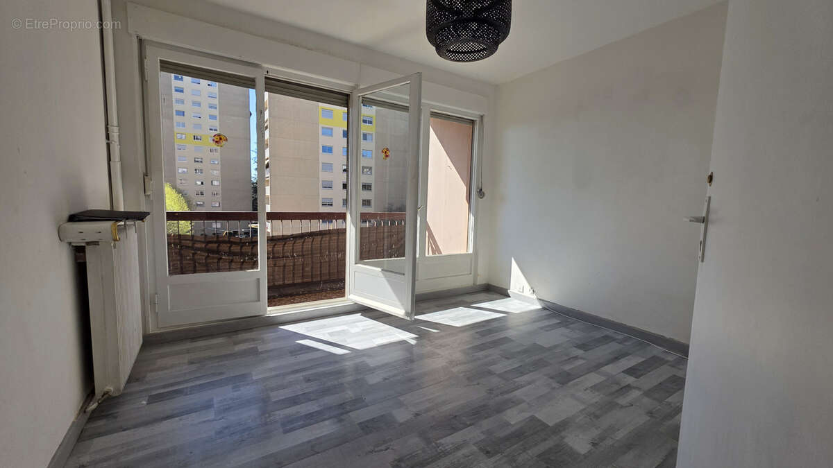 Appartement à BRON