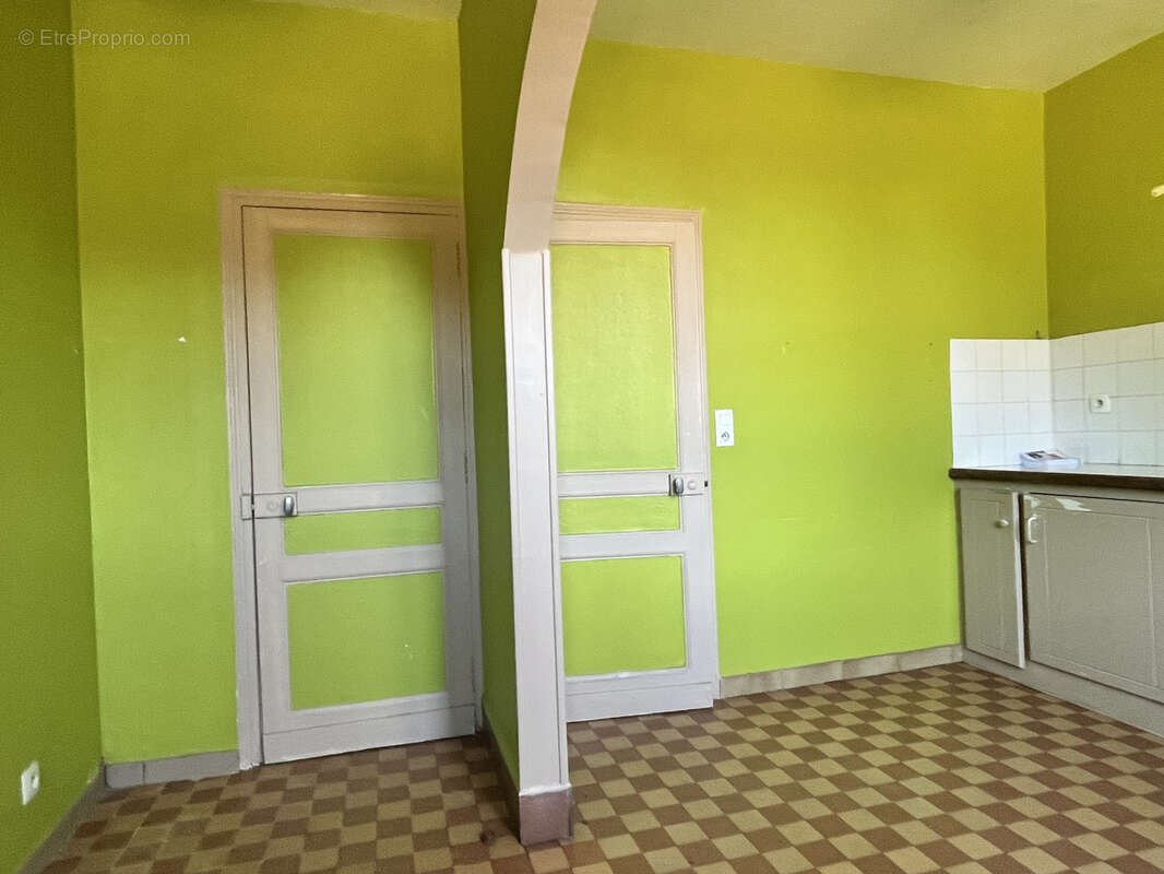 Maison bourgeoise en briques avec dépendance, jardin 1900m2 et fort potentiel- Proche VIMOUTIERS - photo 12