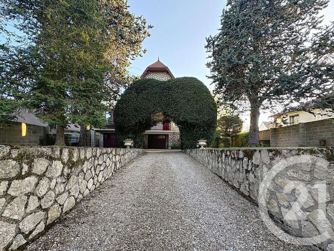 Maison à COURLON-SUR-YONNE