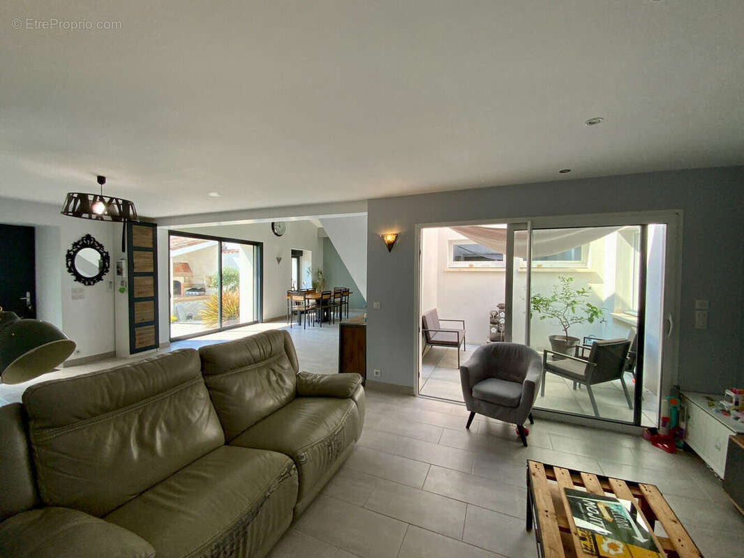 Maison à Tugéras-Saint-Maurice 5 pièces 159 m2 - photo 5