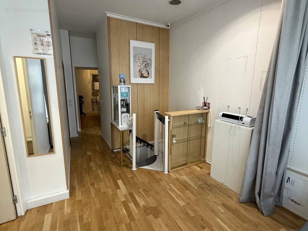 Commerce à PARIS-7E