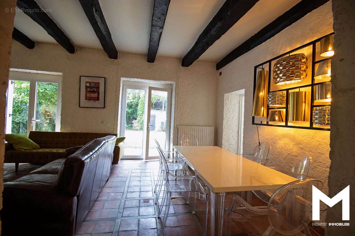 Maison à ANTONNE-ET-TRIGONANT