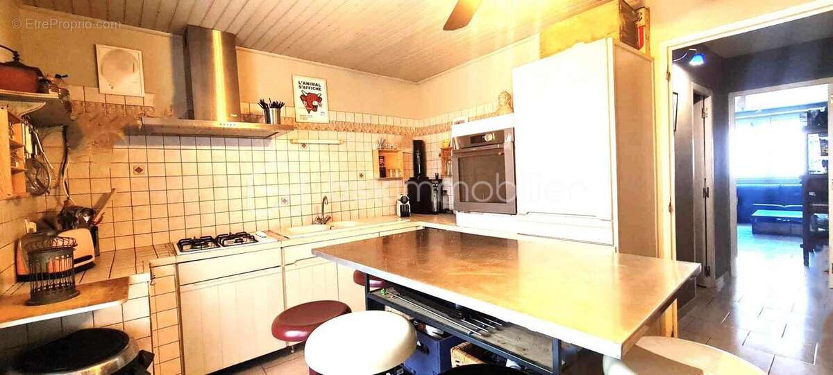 *** Maison de village de 146m²- Cour- Loggia- T2 en RDC- Vue- La Palme *** - photo 2