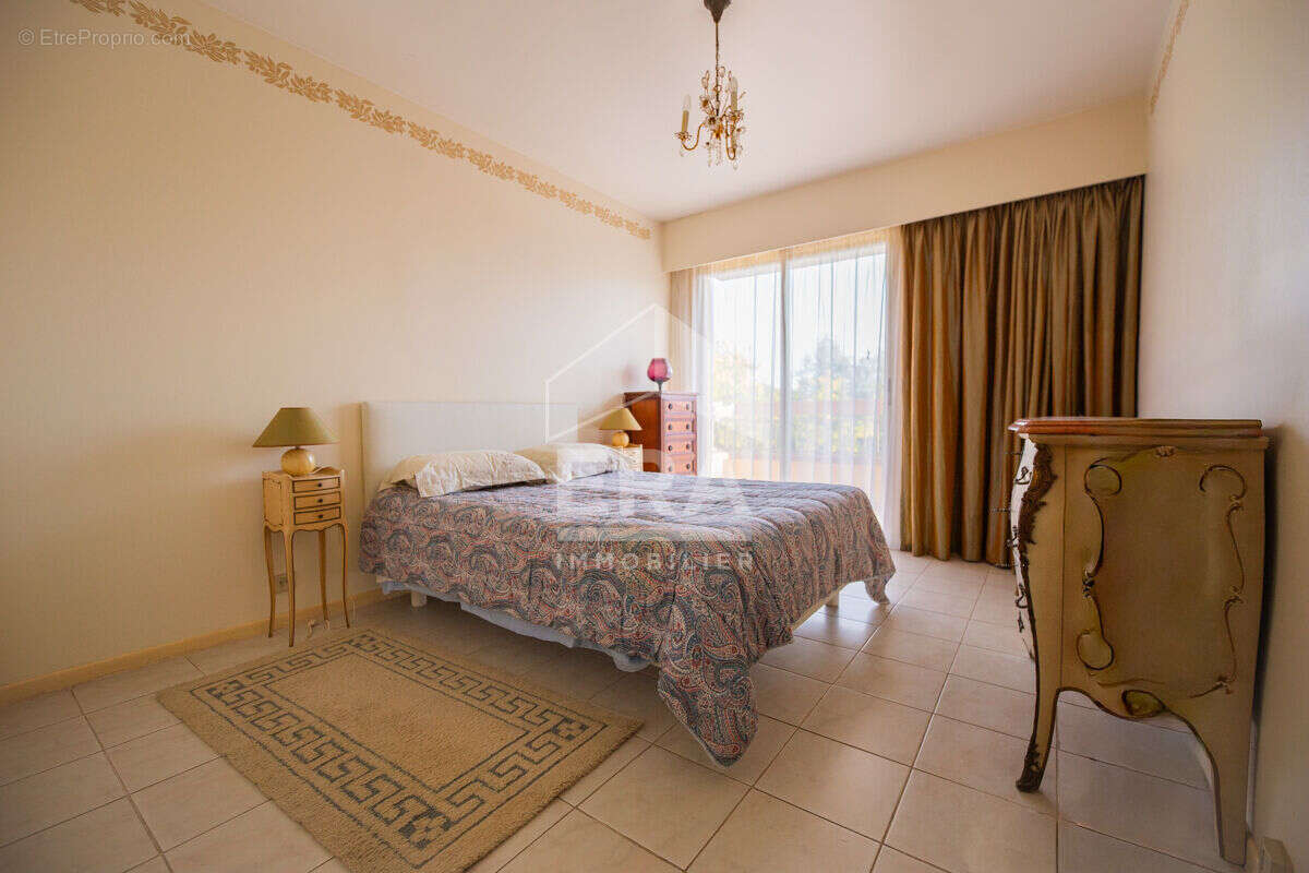 Appartement à MANDELIEU-LA-NAPOULE
