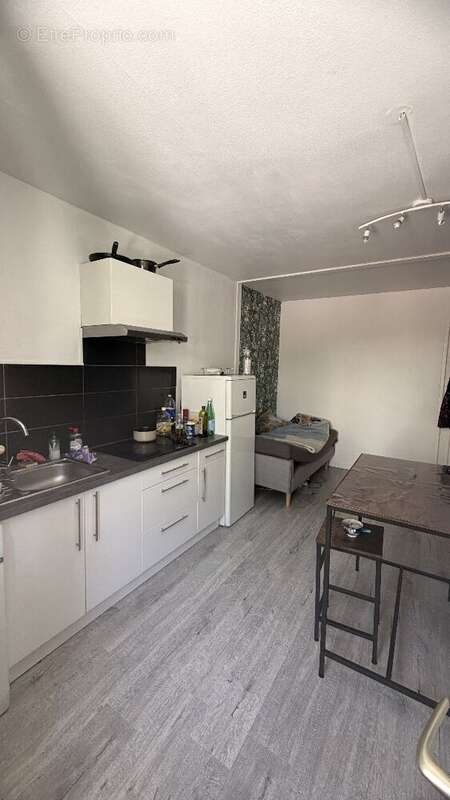 Appartement à ETREMBIERES