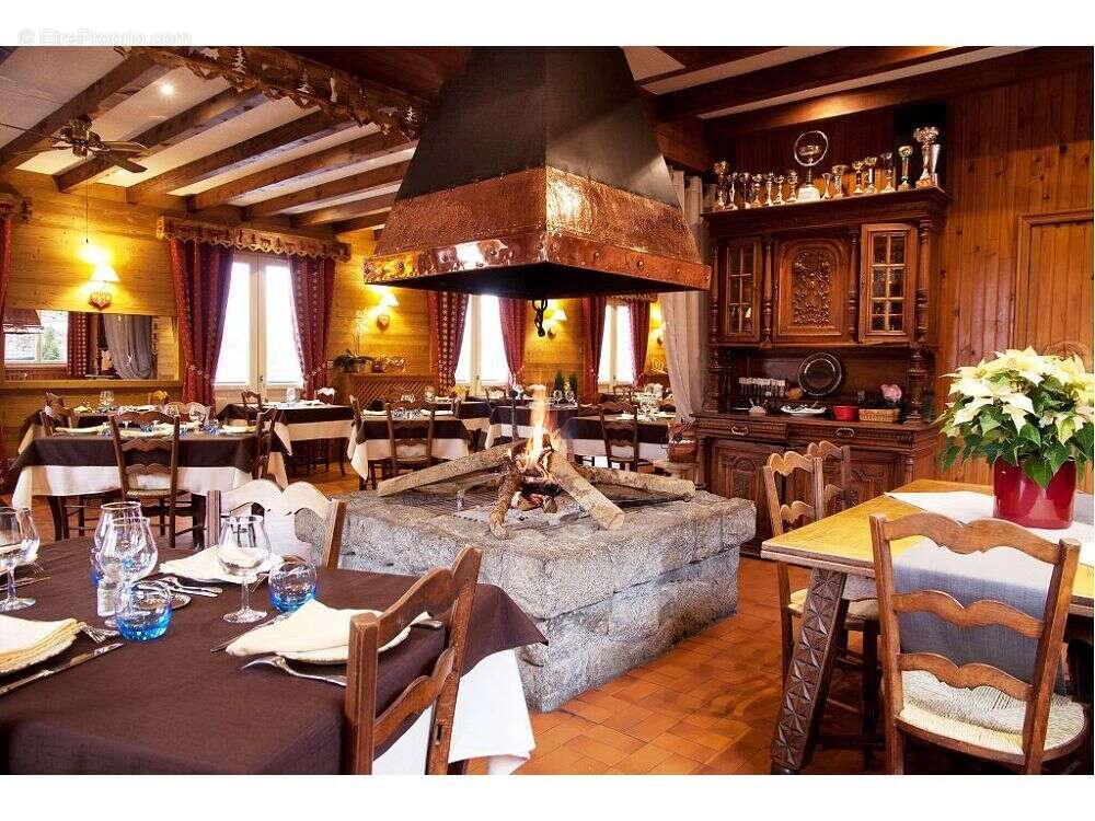 Commerce à BOURG-D'OUEIL