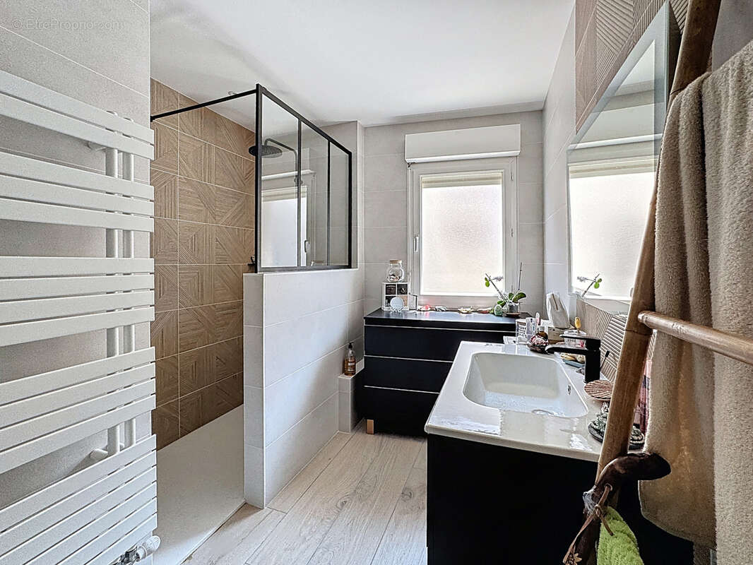 Appartement à BOURGOIN-JALLIEU