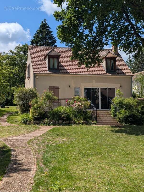 Maison à GRISY-LES-PLATRES