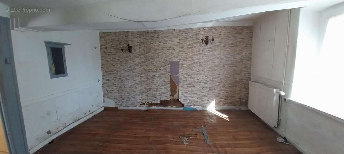 Maison à LA CHAPELLE-LES-LUXEUIL