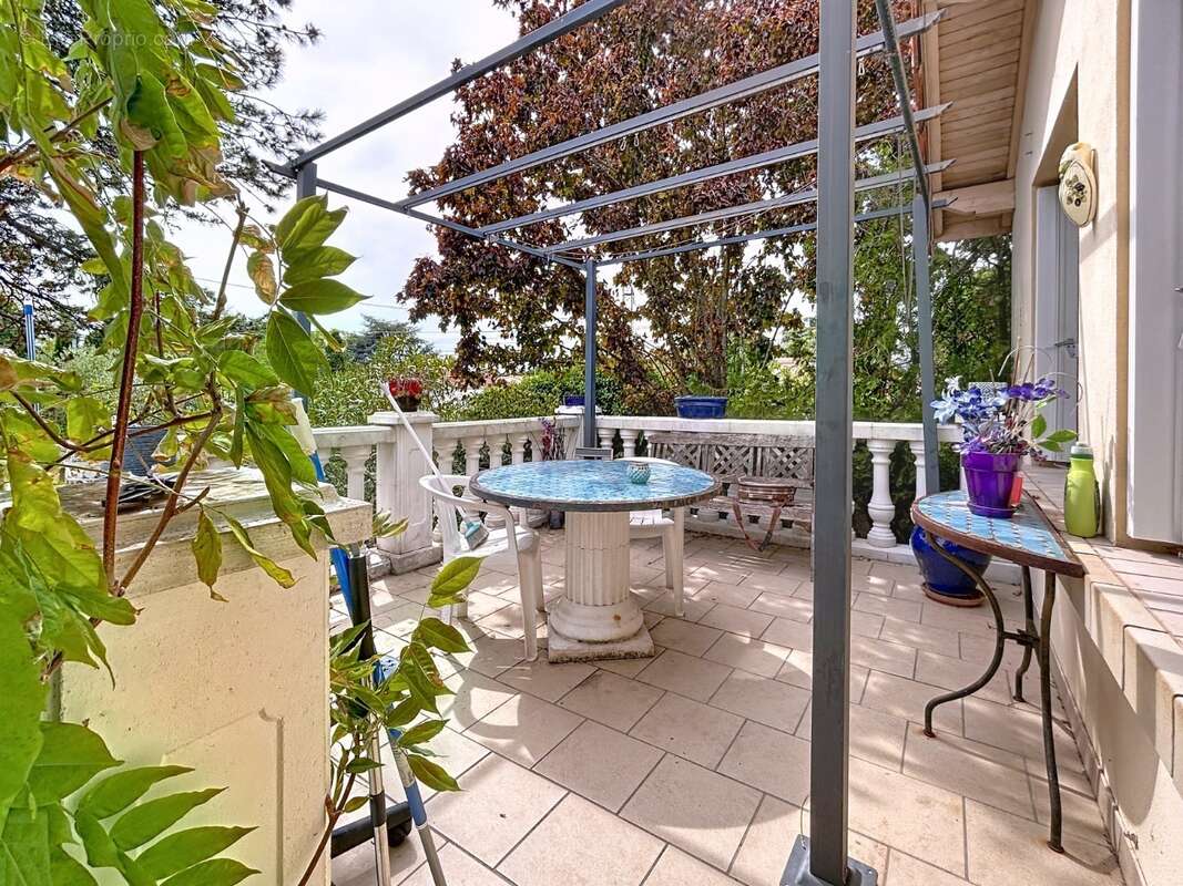 Maison à MONTELIMAR