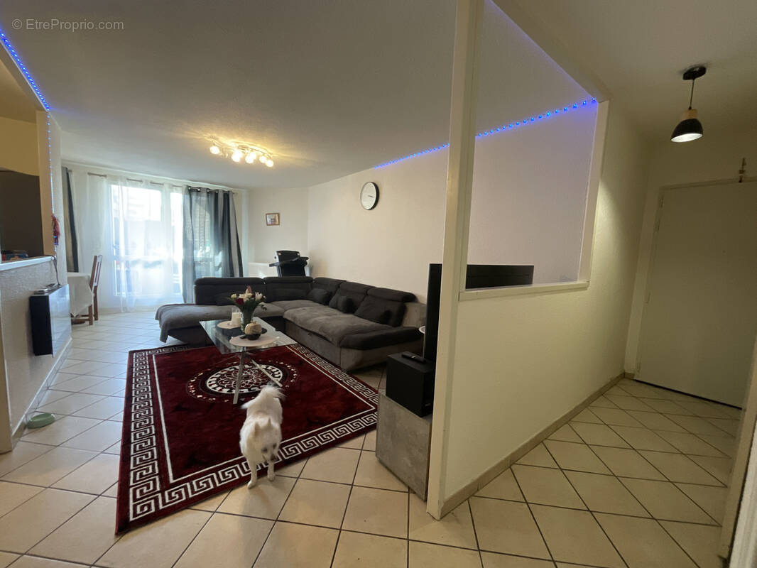 Appartement à L'ISLE-D'ABEAU