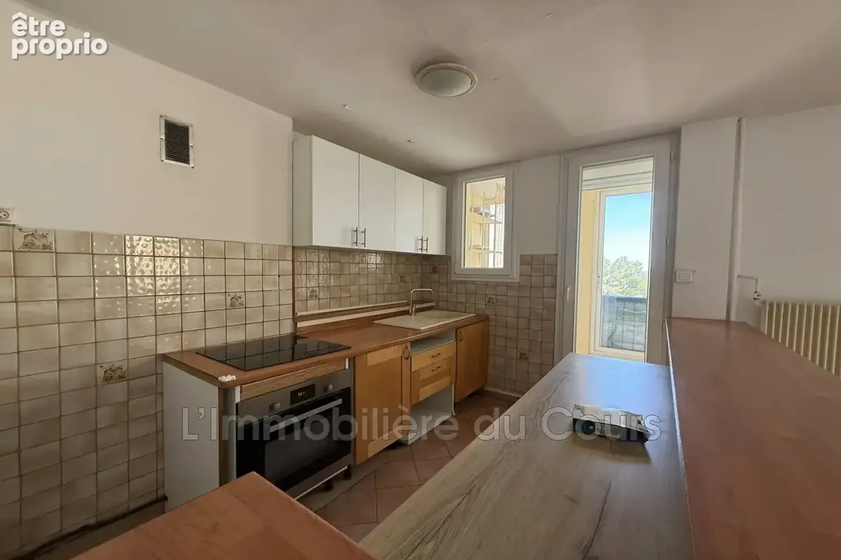 Appartement 4 pièces 73 m² à vendre à Martigues (13500) - photo 3