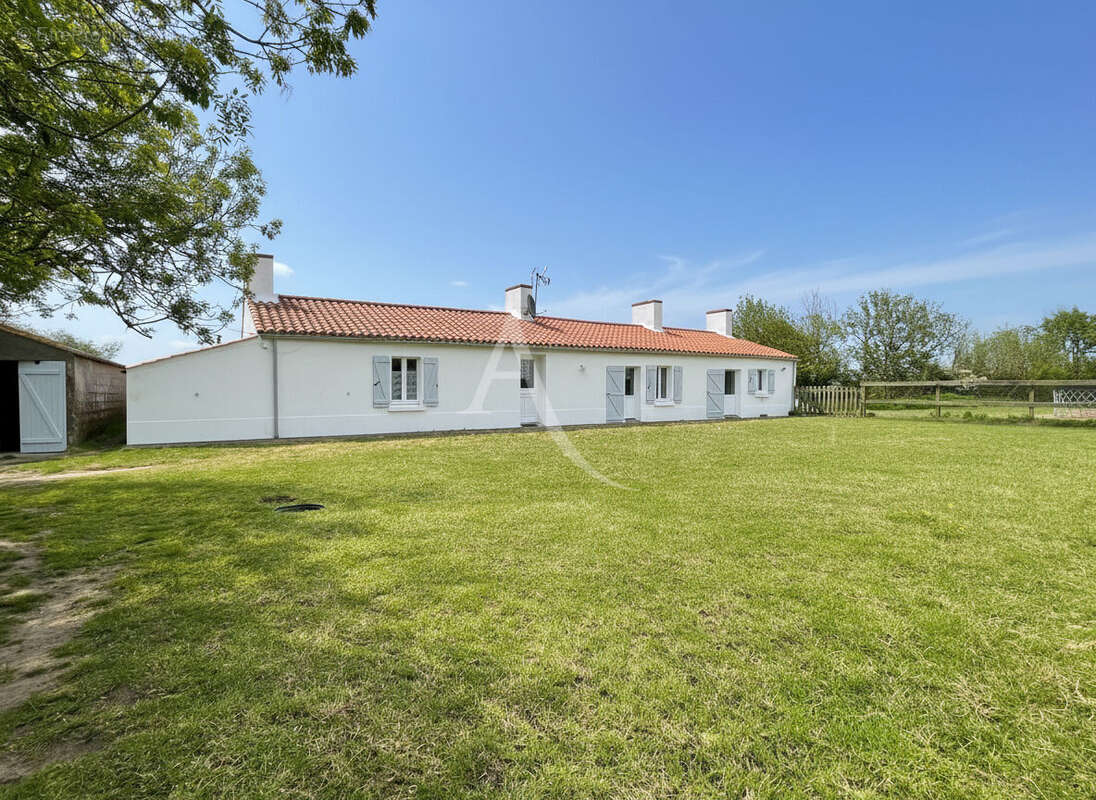 Maison à SAINT-URBAIN