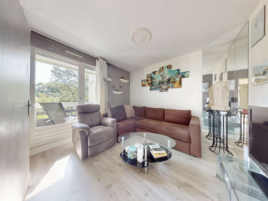T4 de 80 m2 avec balcon, cave, garage et rénovation énergétique financée   Annecy - 'L'Artiste' - photo 4