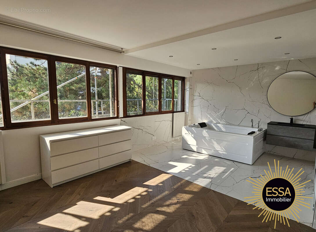 Appartement 138 m² à Noisy-Le-Roi  - photo 6