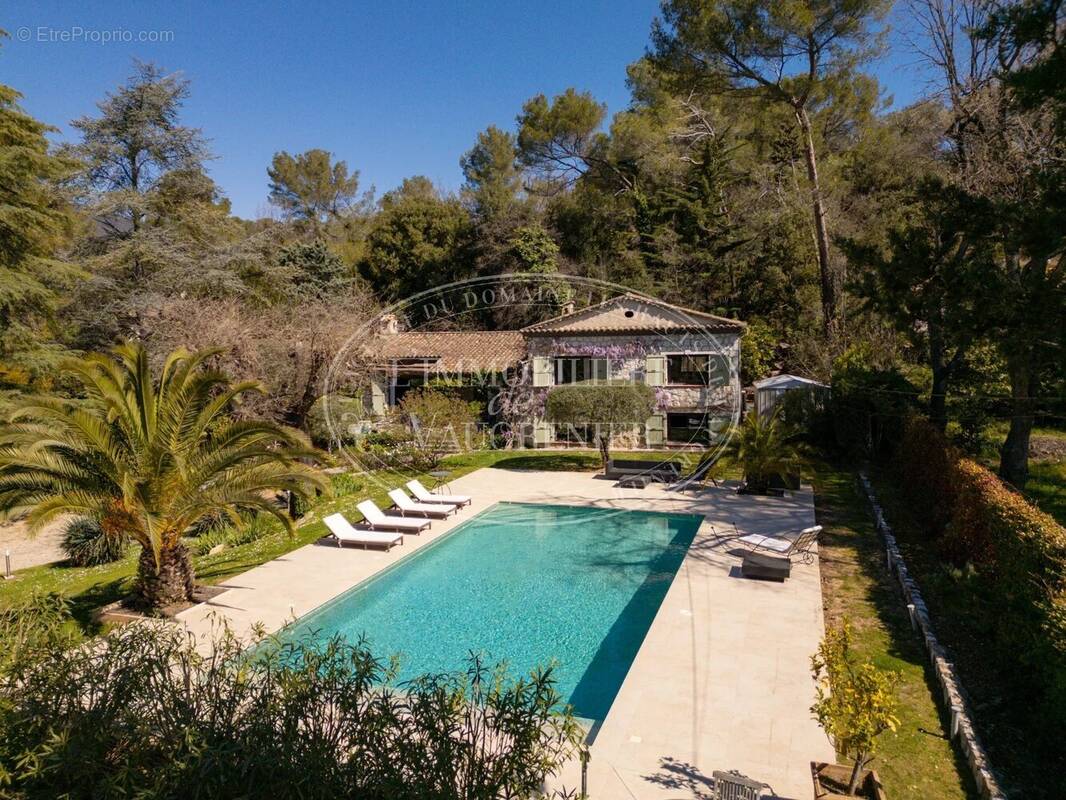 Maison à ROQUEFORT-LES-PINS