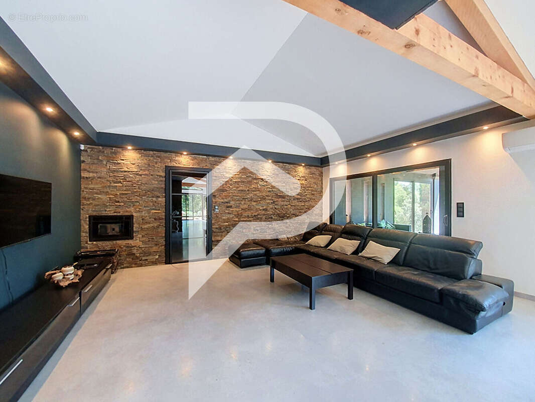 Maison à vendre Uchaux 7 pièce(s) 240 m2 - photo 4