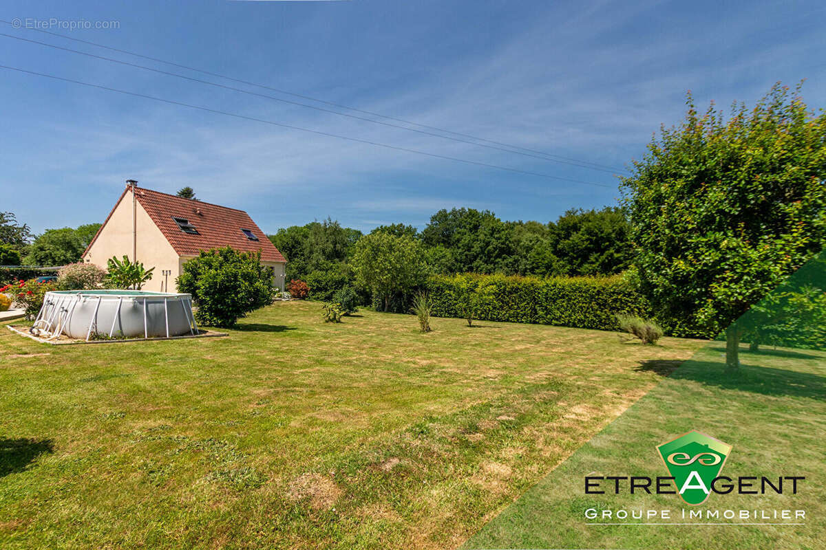 Maison à SAINT-CYR-DE-SALERNE