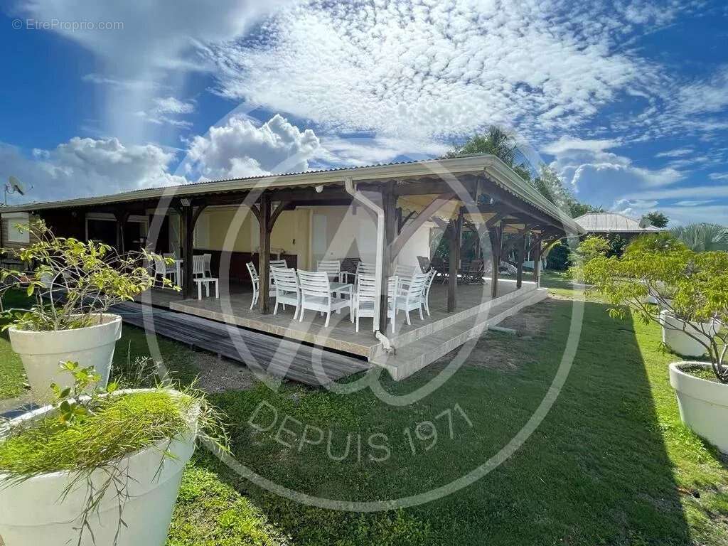 Maison à POINTE-A-PITRE