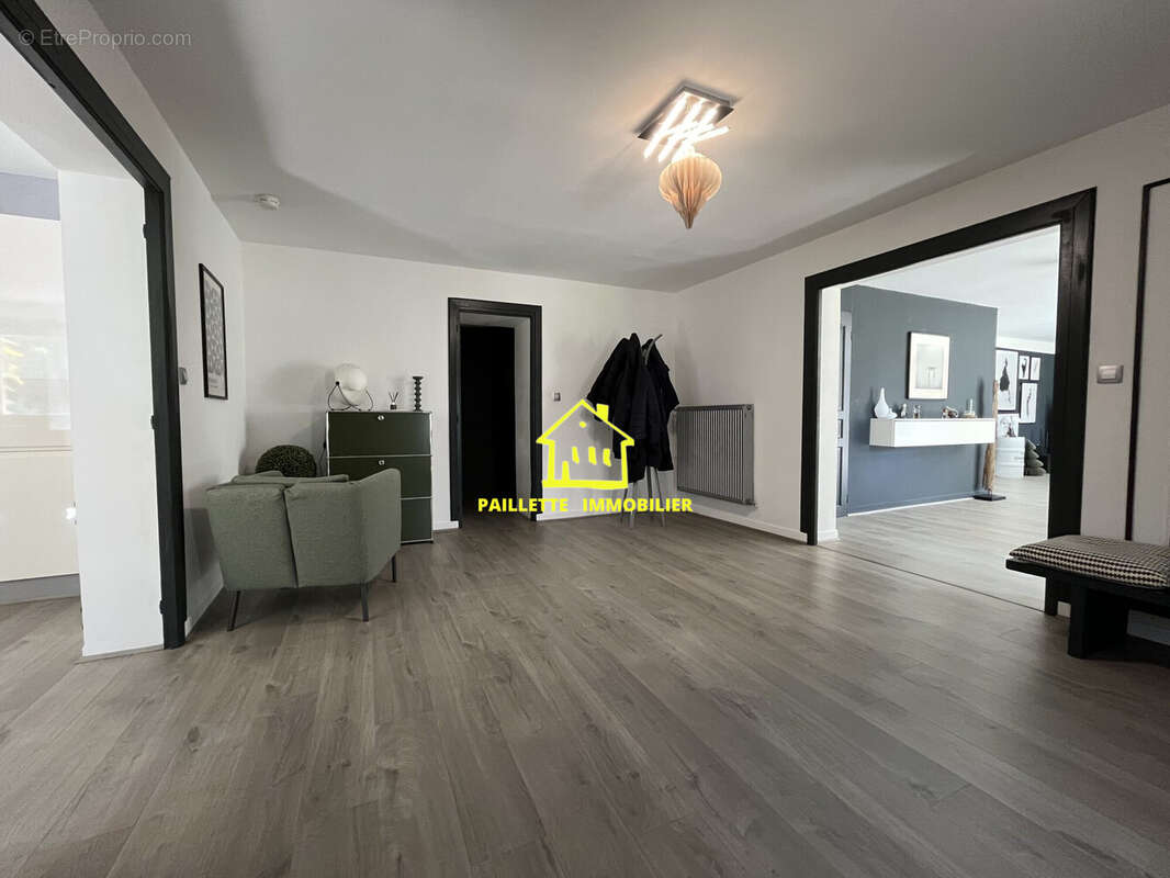 Maison 275 m² à Saint-Romain-De-Colbosc  - photo 9