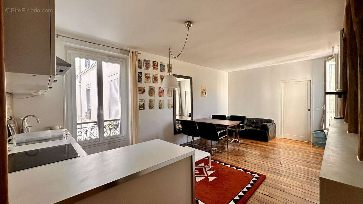 Appartement à PARIS-10E