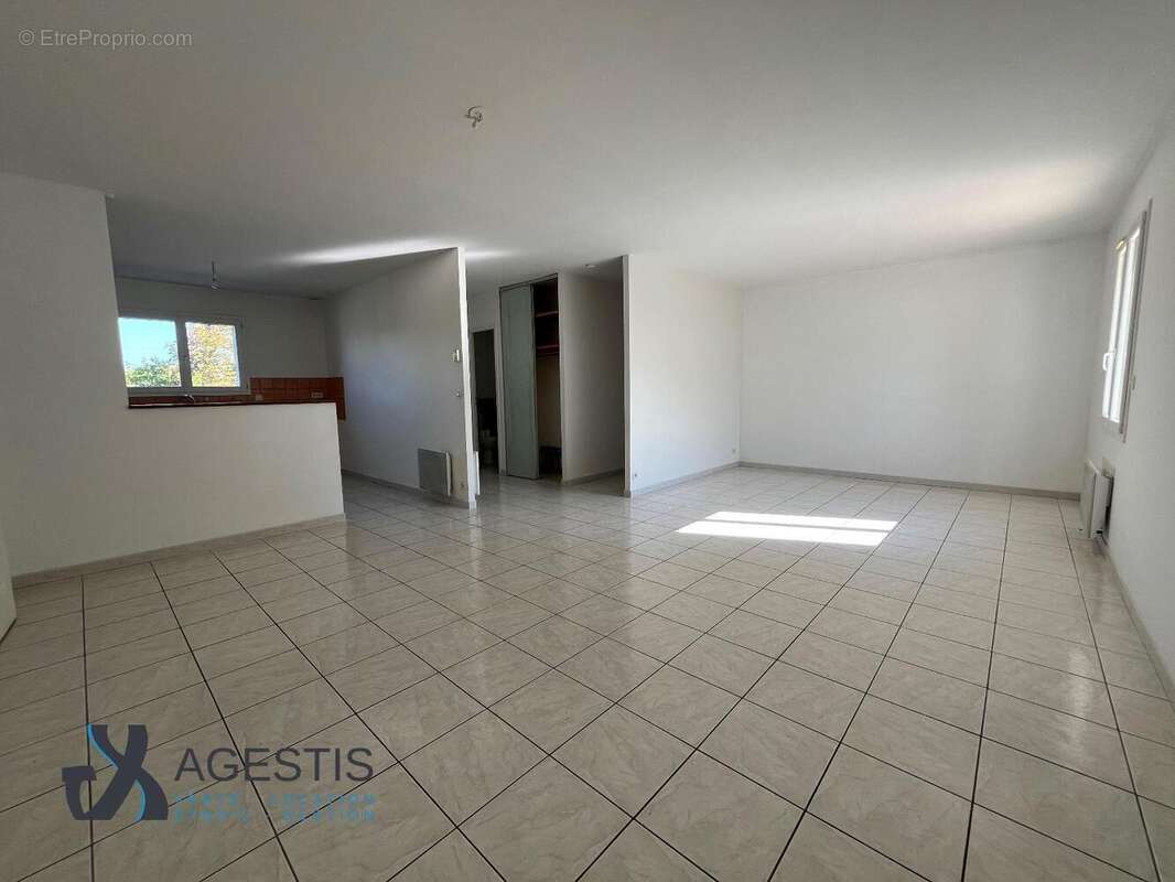   - Maison à SAIX