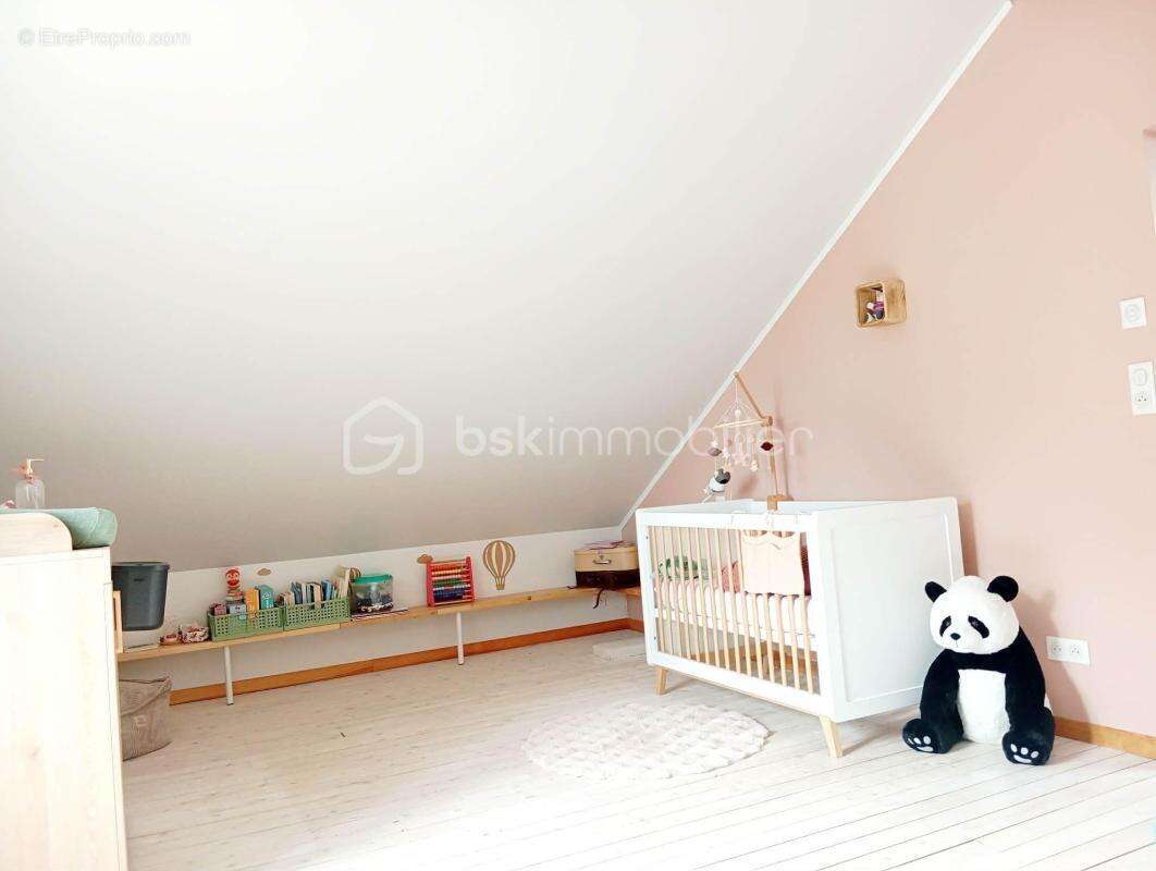 EXCLUSIVITÉ – AMAGNE – Maison de caractère des années 30 avec 2 849 m² de terrain - photo 11