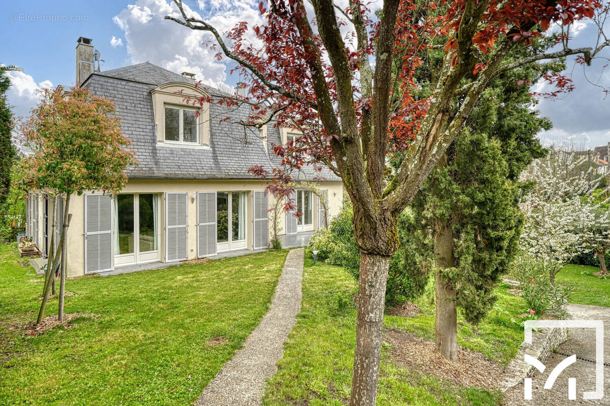 Maison à BOUGIVAL