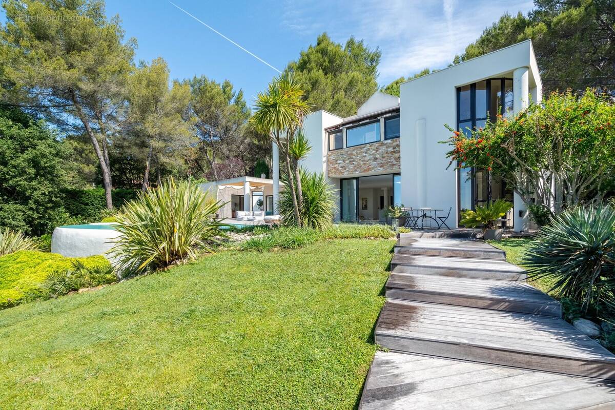 Maison à EGUILLES