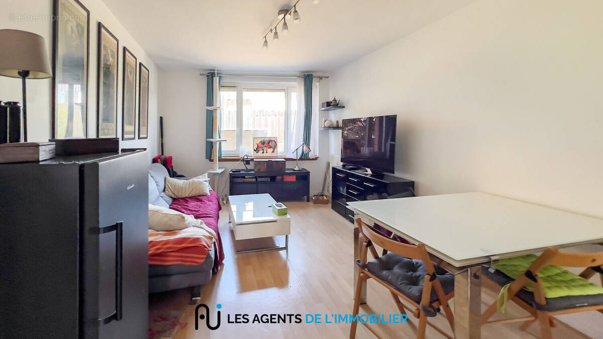 Appartement à NANTERRE