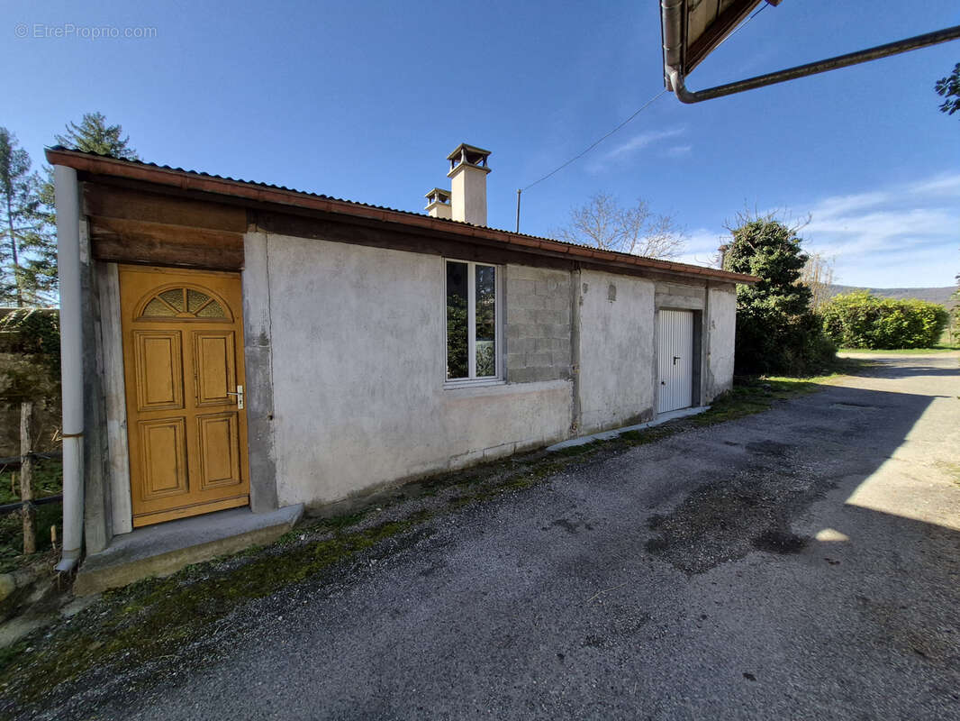 Maison à CHAMPAGNE-EN-VALROMEY