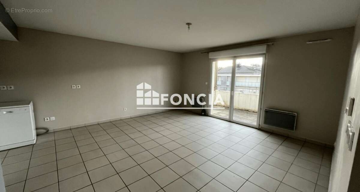 Appartement à BONNE
