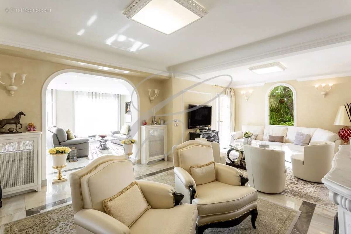 Maison à ROQUEBRUNE-CAP-MARTIN