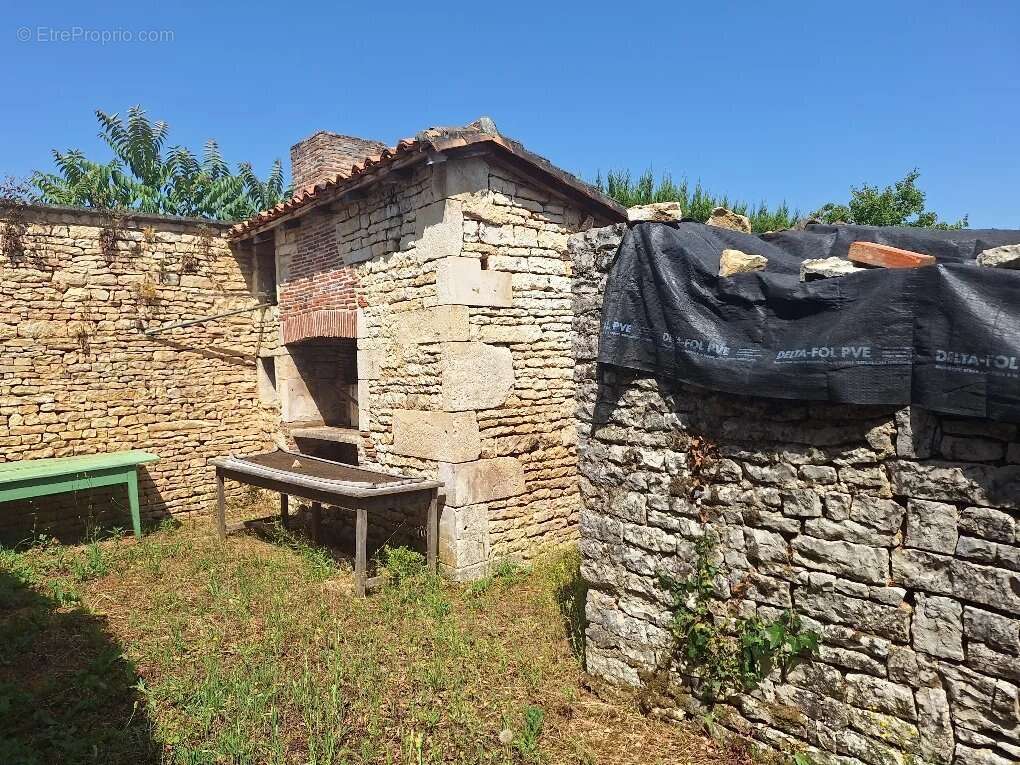 Maison à VERTEUIL-SUR-CHARENTE