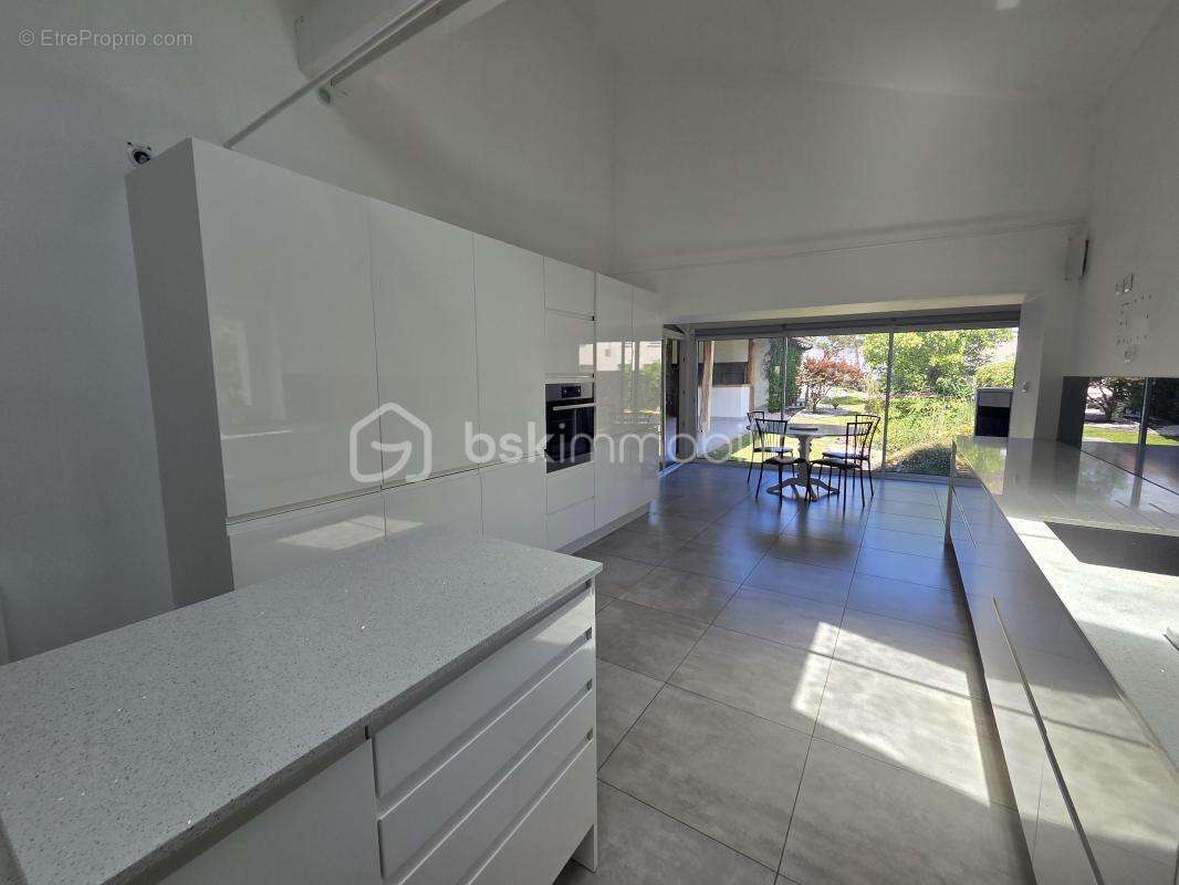 Propriété de charme + 2 appartements + 100 m2 de dépendances - photo 6