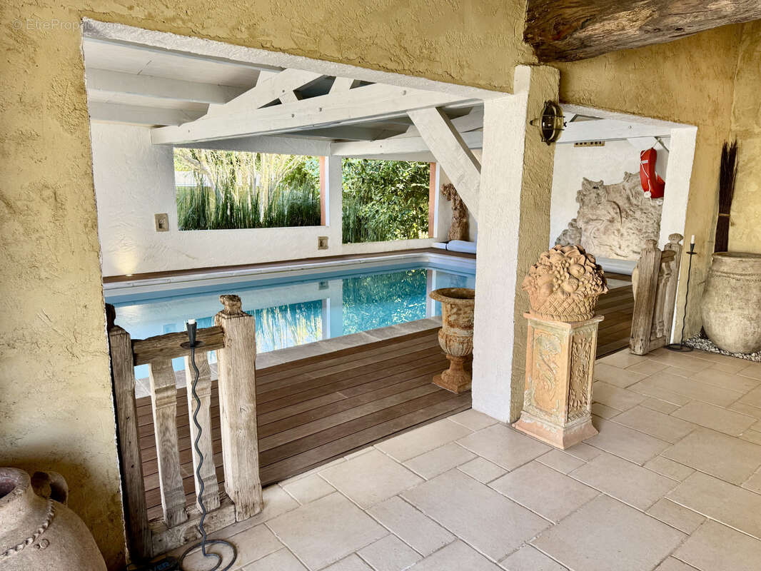 Maison à HOUDAN