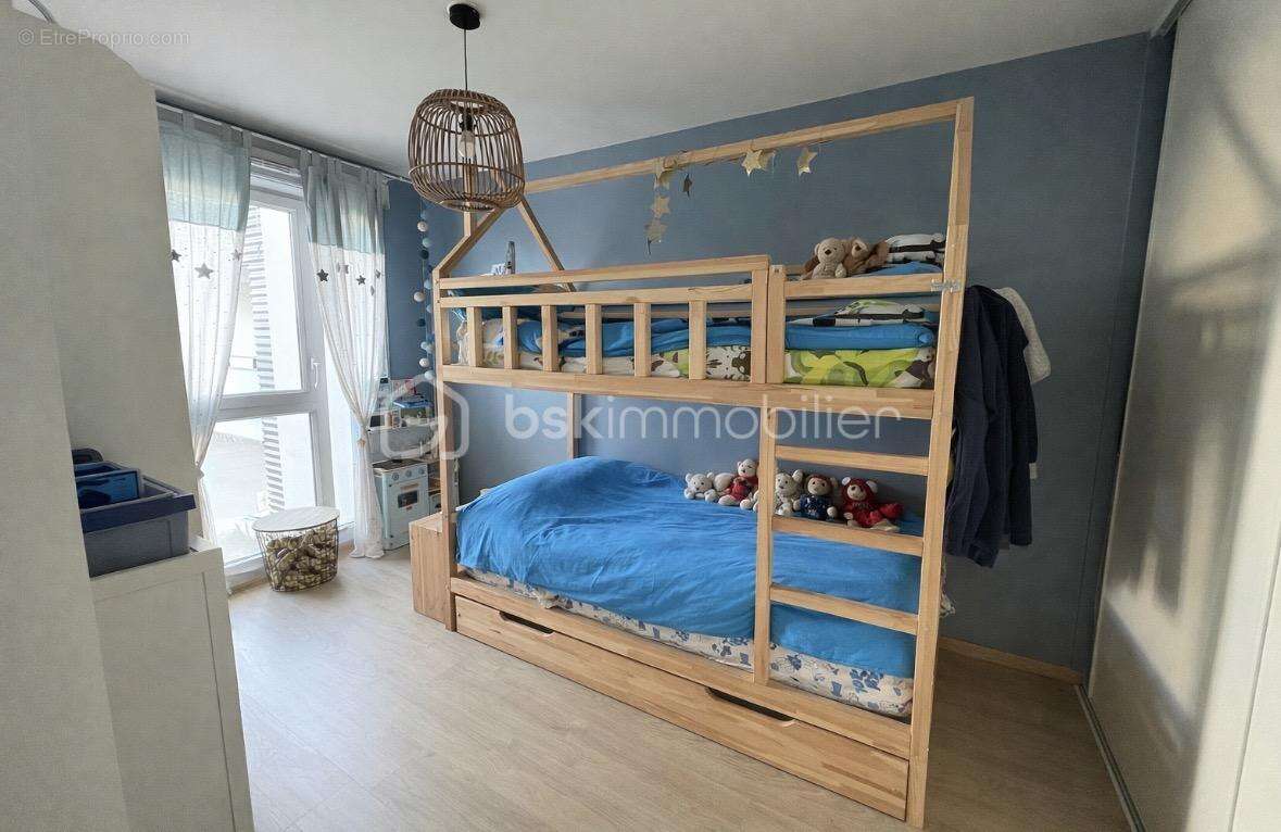 Appartement à MEYZIEU