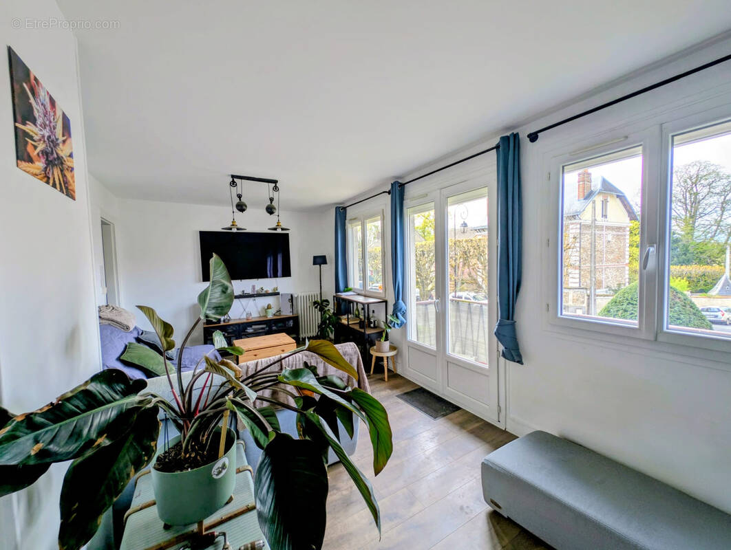 Appartement à LA FERTE-ALAIS