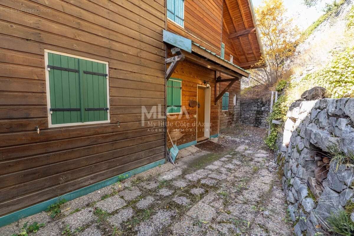 Maison à SAINT-ETIENNE-DE-TINEE