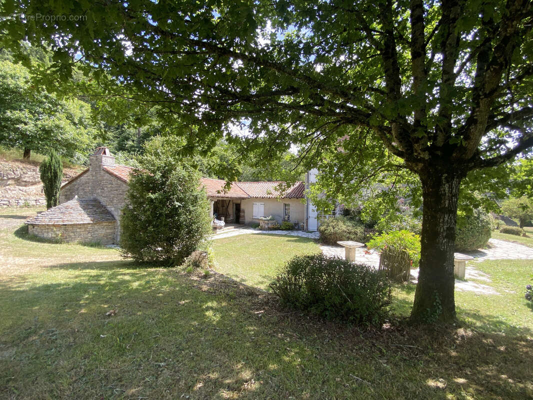 Maison à LATRONQUIERE