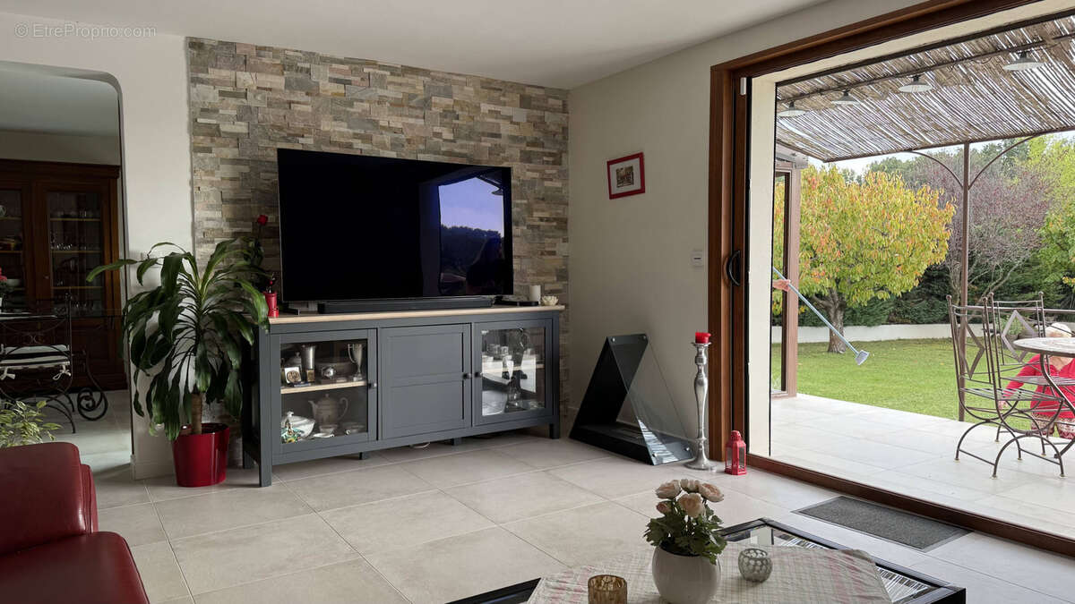 Maison à CHATEAUNEUF-LE-ROUGE