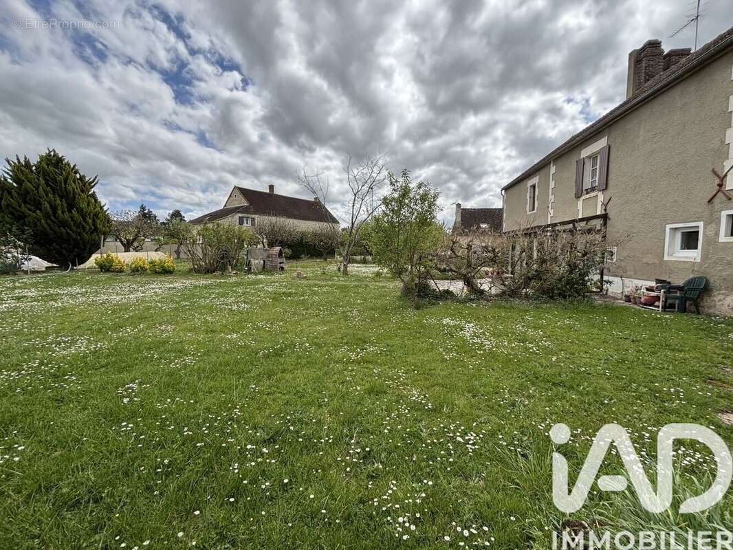 Photo 2 - Maison à CHEVANNES