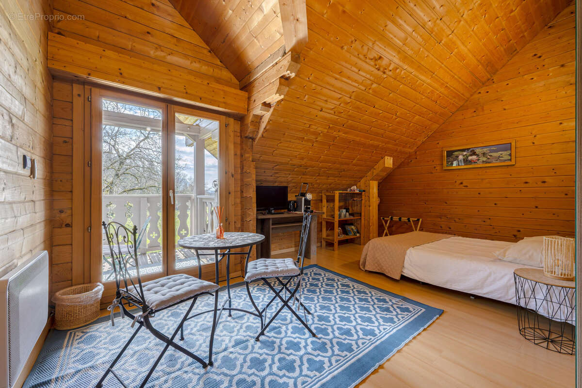 Maison à VIUZ-LA-CHIESAZ