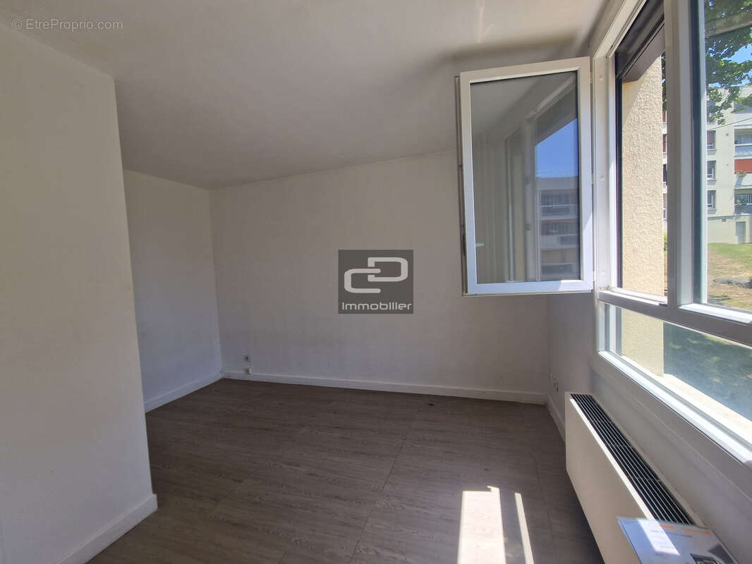 Appartement à GENAY