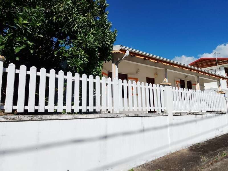 Maison à BASSE-TERRE