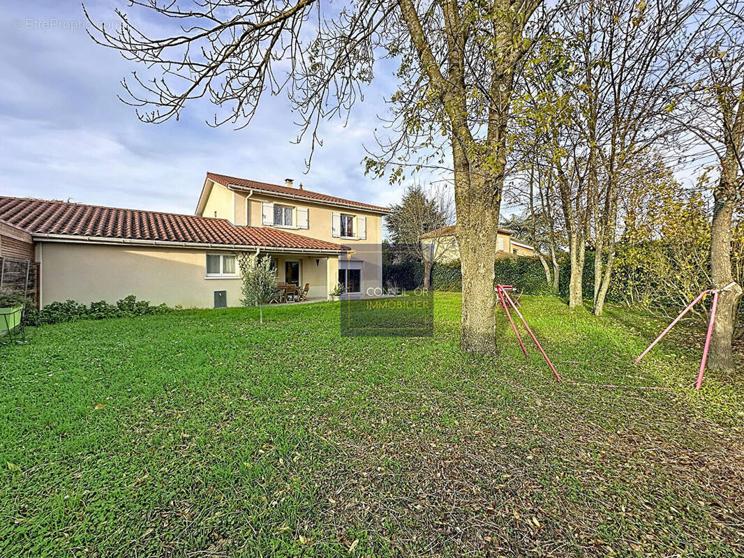 Maison à SAINTE-FOY-LES-LYON