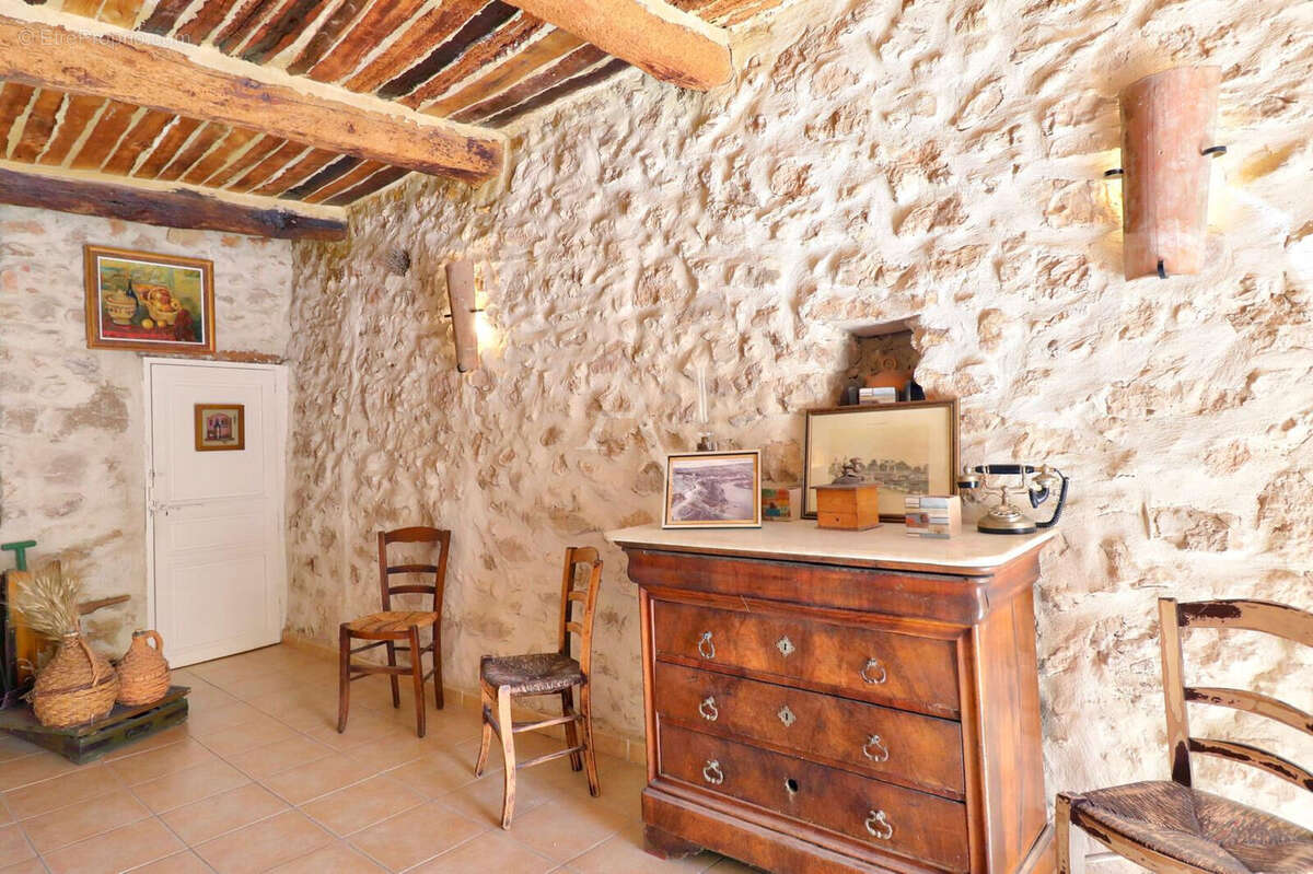 Appartement de charme à quinson 67m2 - photo 9