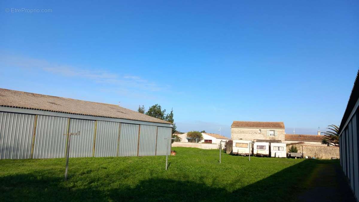 Terrain à SAINT-GEORGES-D&#039;OLERON