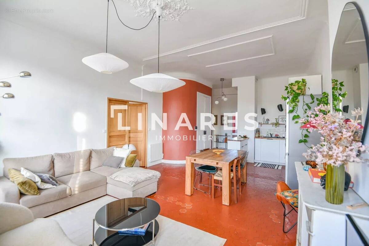 Appartement à MARSEILLE-5E