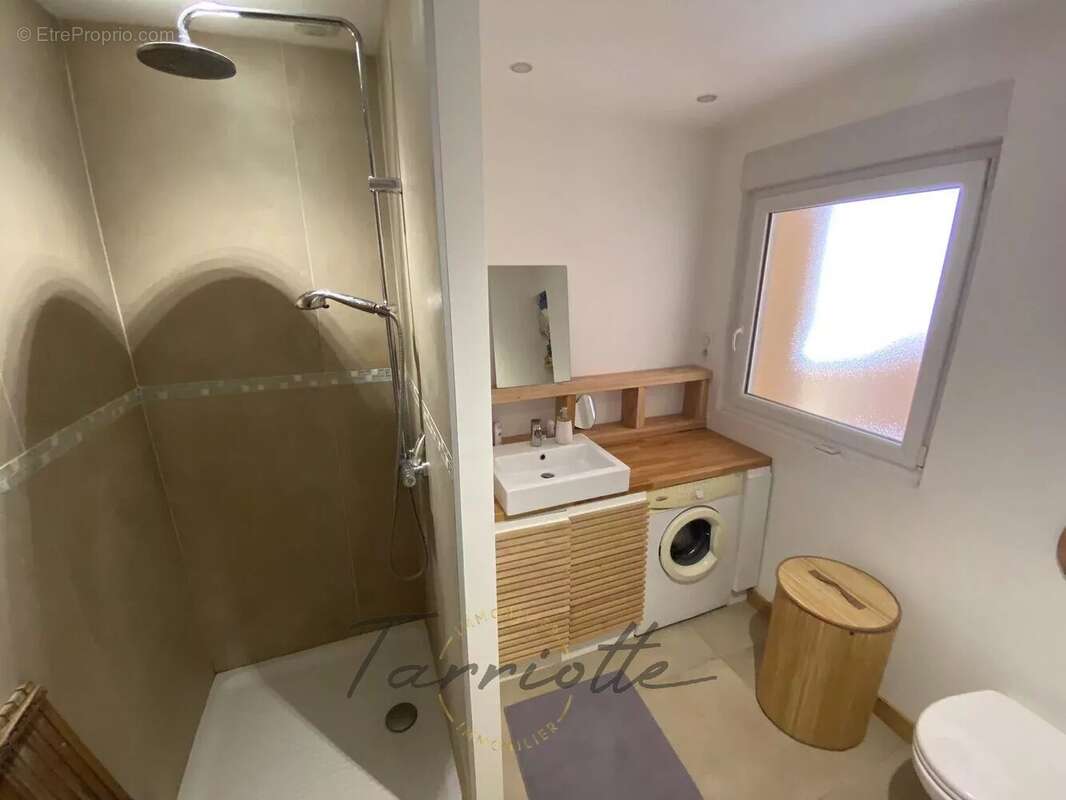 Maison à MONTELIMAR